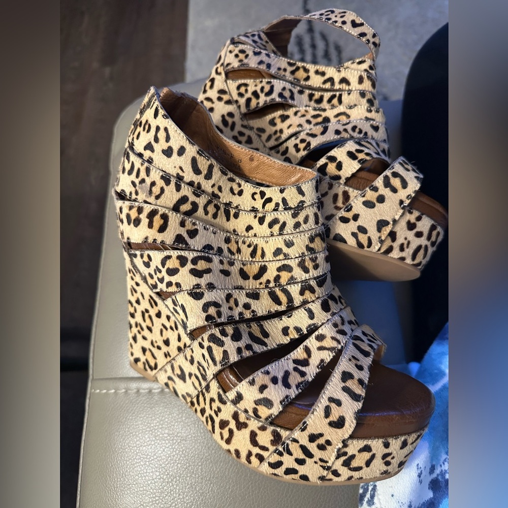 JEFFREY CAMPBELL Women's She-Man platform wedge Size 8 Cheetah Print Gently used - Picture 2 of 11